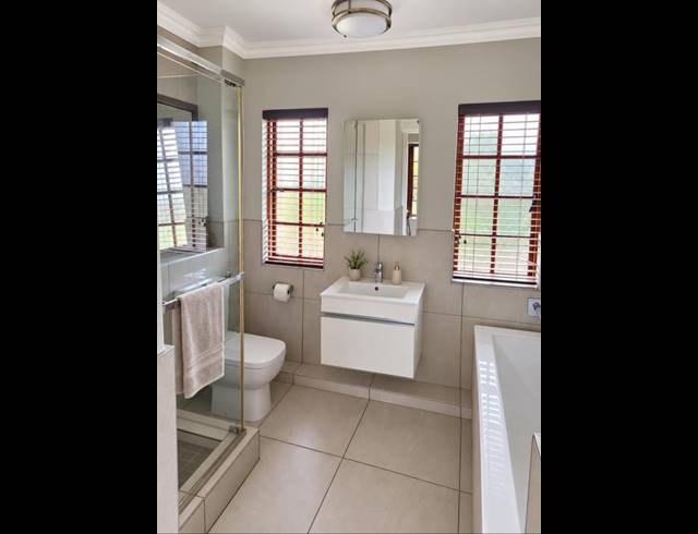 4 BEDROOM HOUSE FOR SALE IN CLIFTON HILL ESTATE
